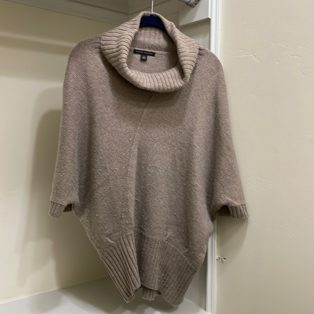 Banana Republic taupe sweater